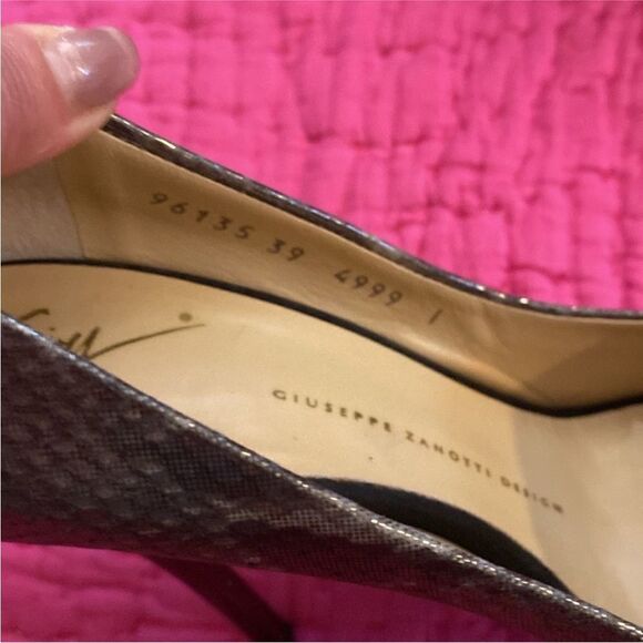 Giuseppe Zanotti Black Stiletto Heels with Pointed Toe, US9 - Picture 9 of 13